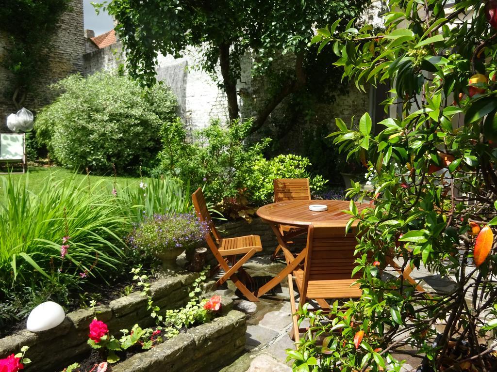 Chambres D'Hotes Les Capucins Bergues Exterior photo